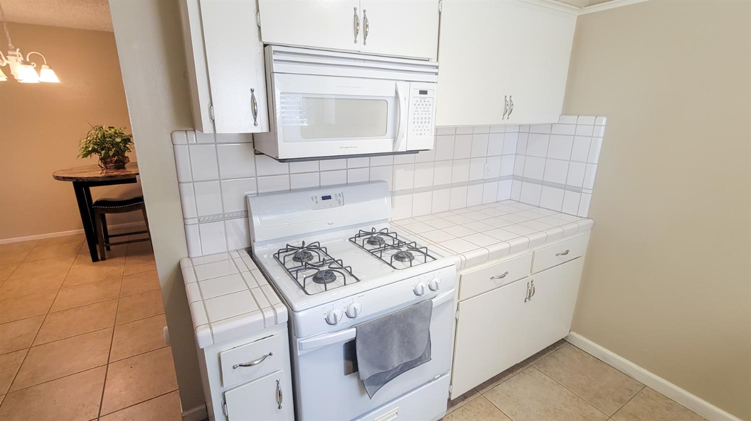 6680 N 3rd St, Fresno, CA 93710