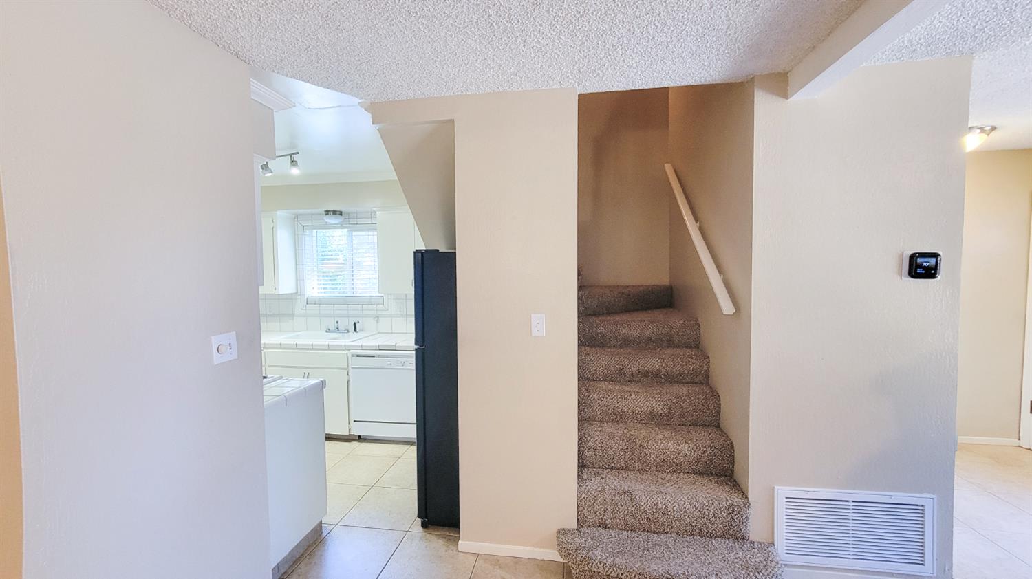 6680 N 3rd St, Fresno, CA 93710