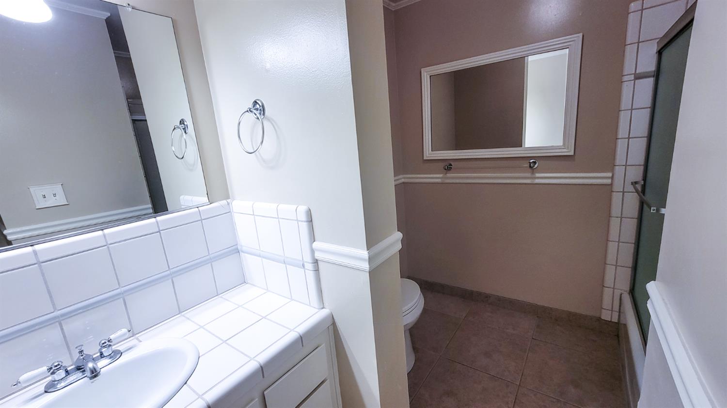 6680 N 3rd St, Fresno, CA 93710