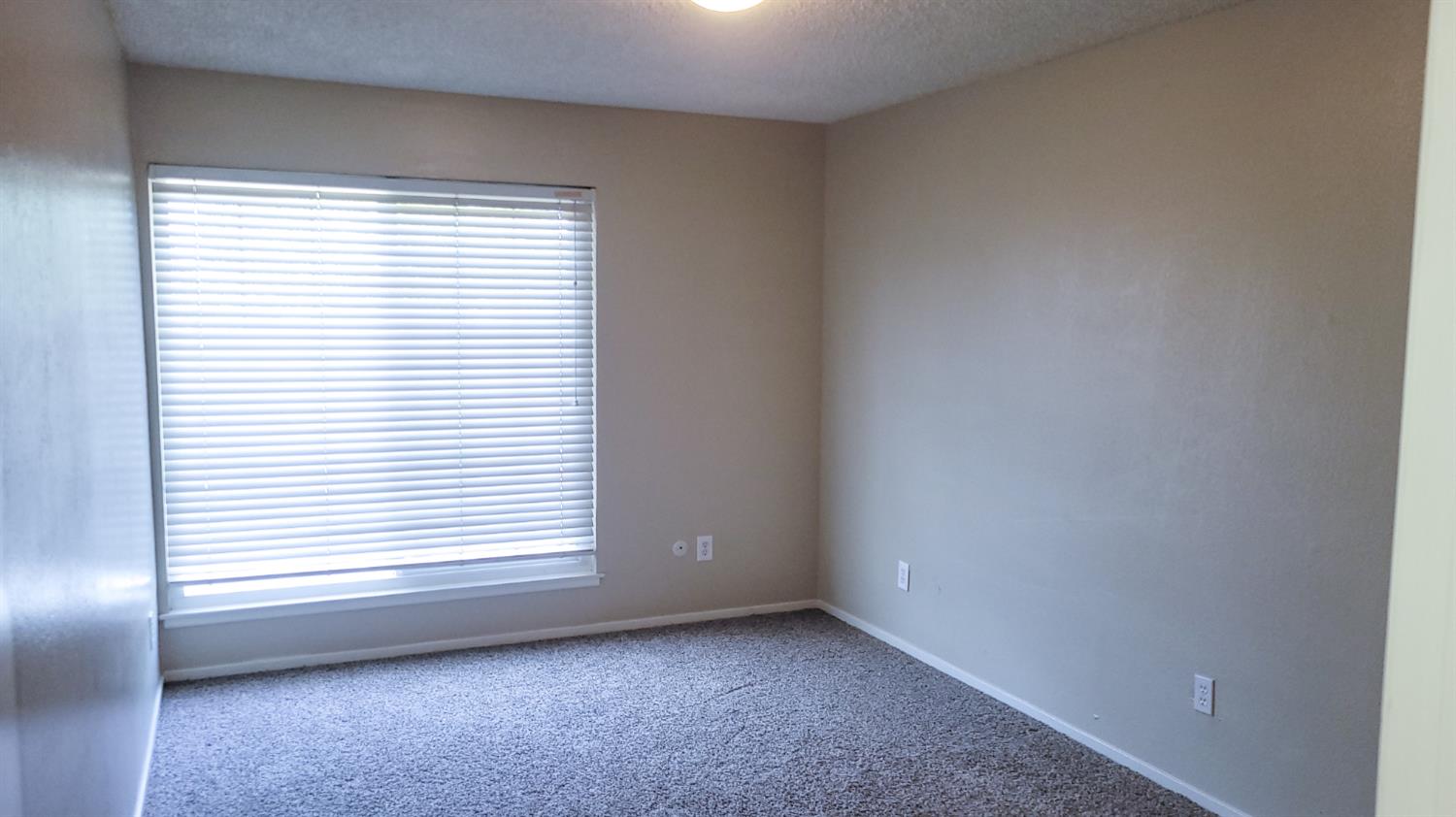 6680 N 3rd St, Fresno, CA 93710