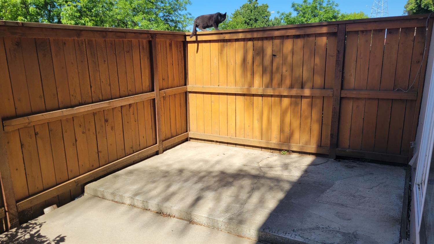 6680 N 3rd St, Fresno, CA 93710