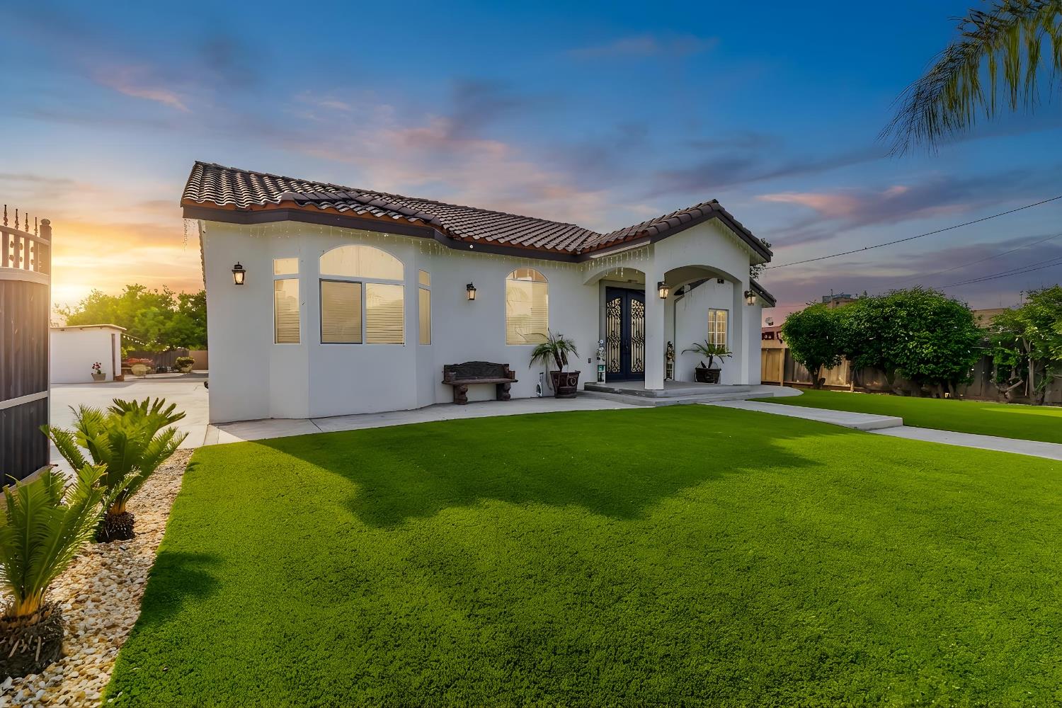 1435 N Valentine Ave, Fresno, CA 93722