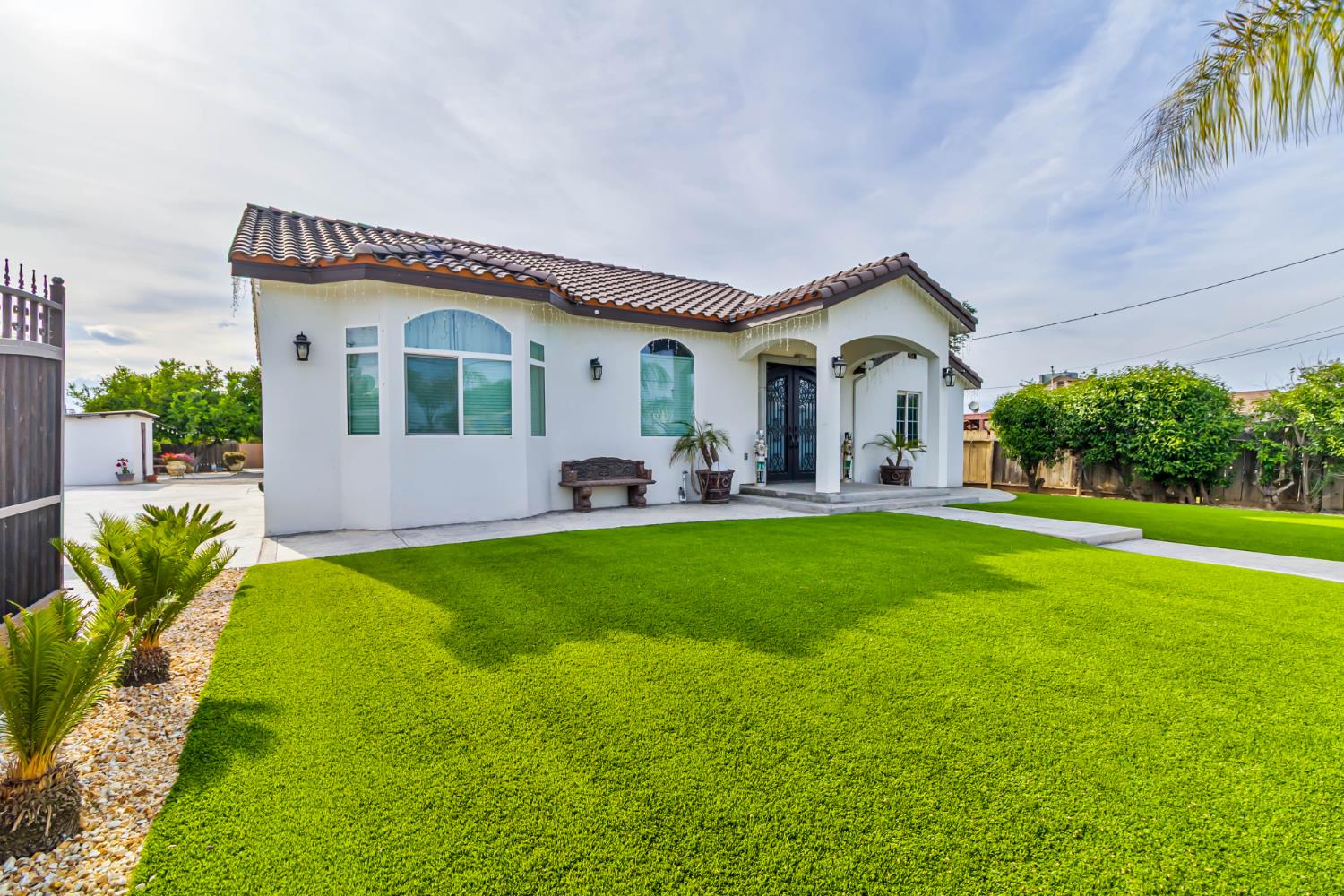 1435 N Valentine Ave, Fresno, CA 93722