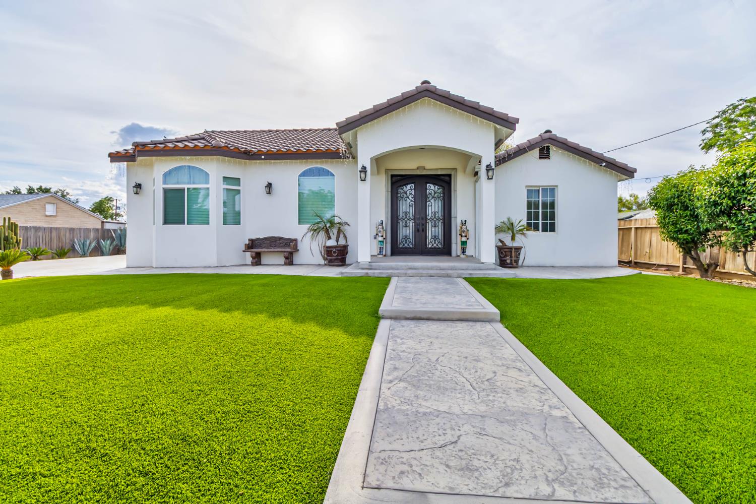 1435 N Valentine Ave, Fresno, CA 93722