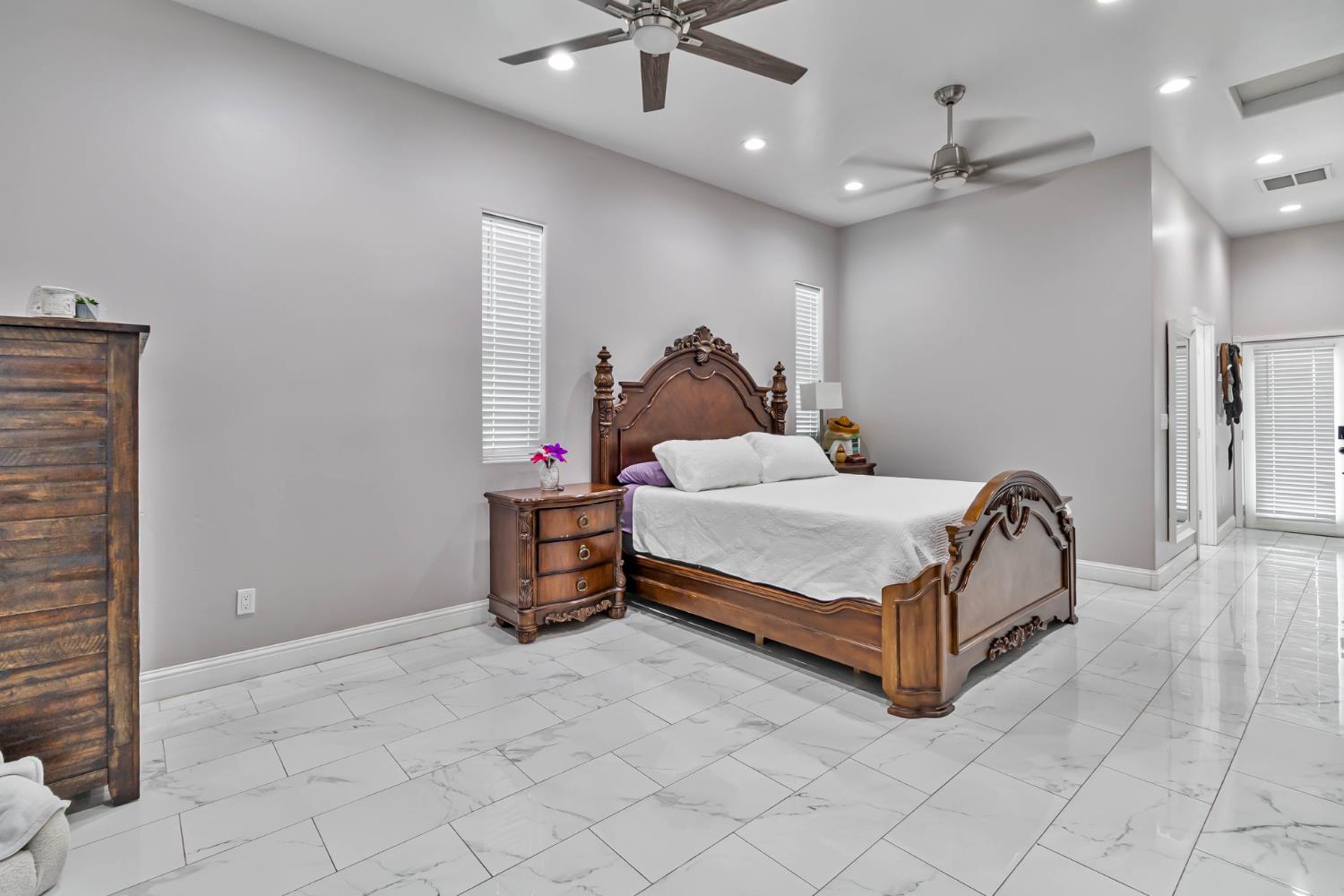 1435 N Valentine Ave, Fresno, CA 93722