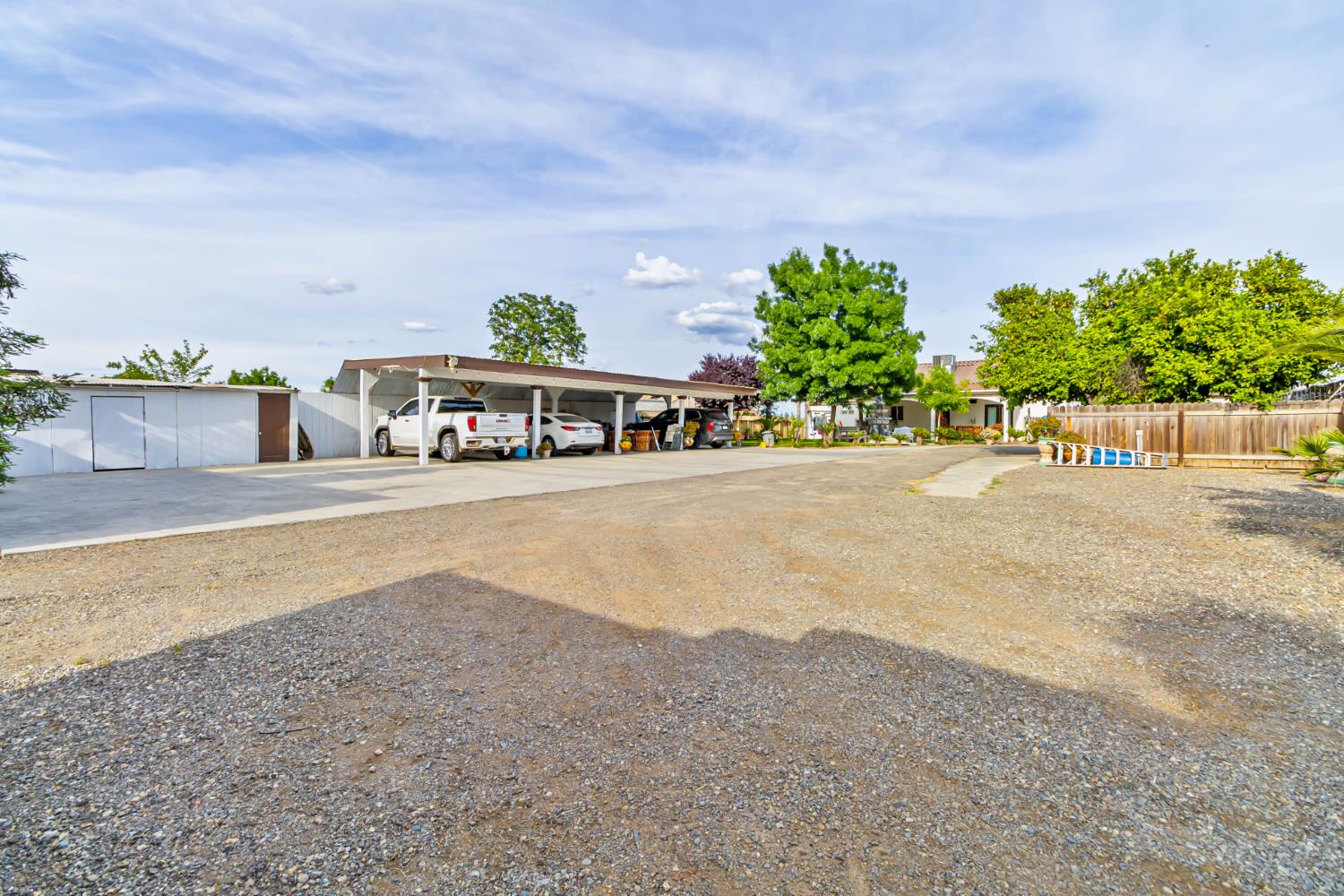 1435 N Valentine Ave, Fresno, CA 93722