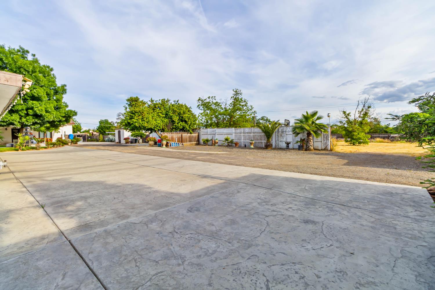 1435 N Valentine Ave, Fresno, CA 93722