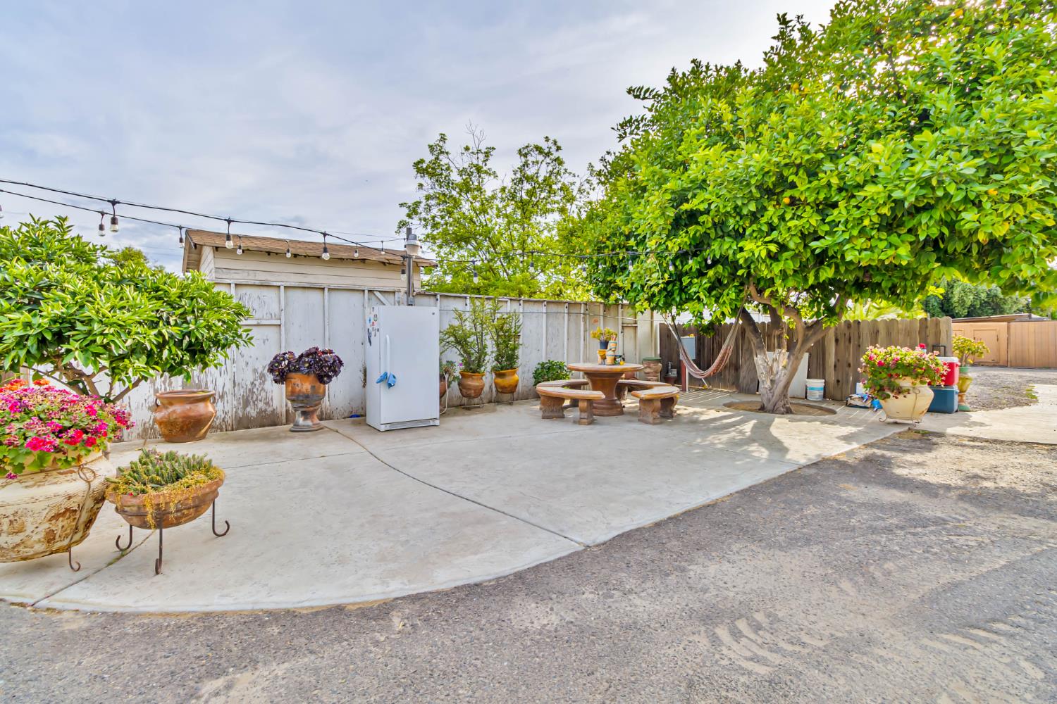 1435 N Valentine Ave, Fresno, CA 93722