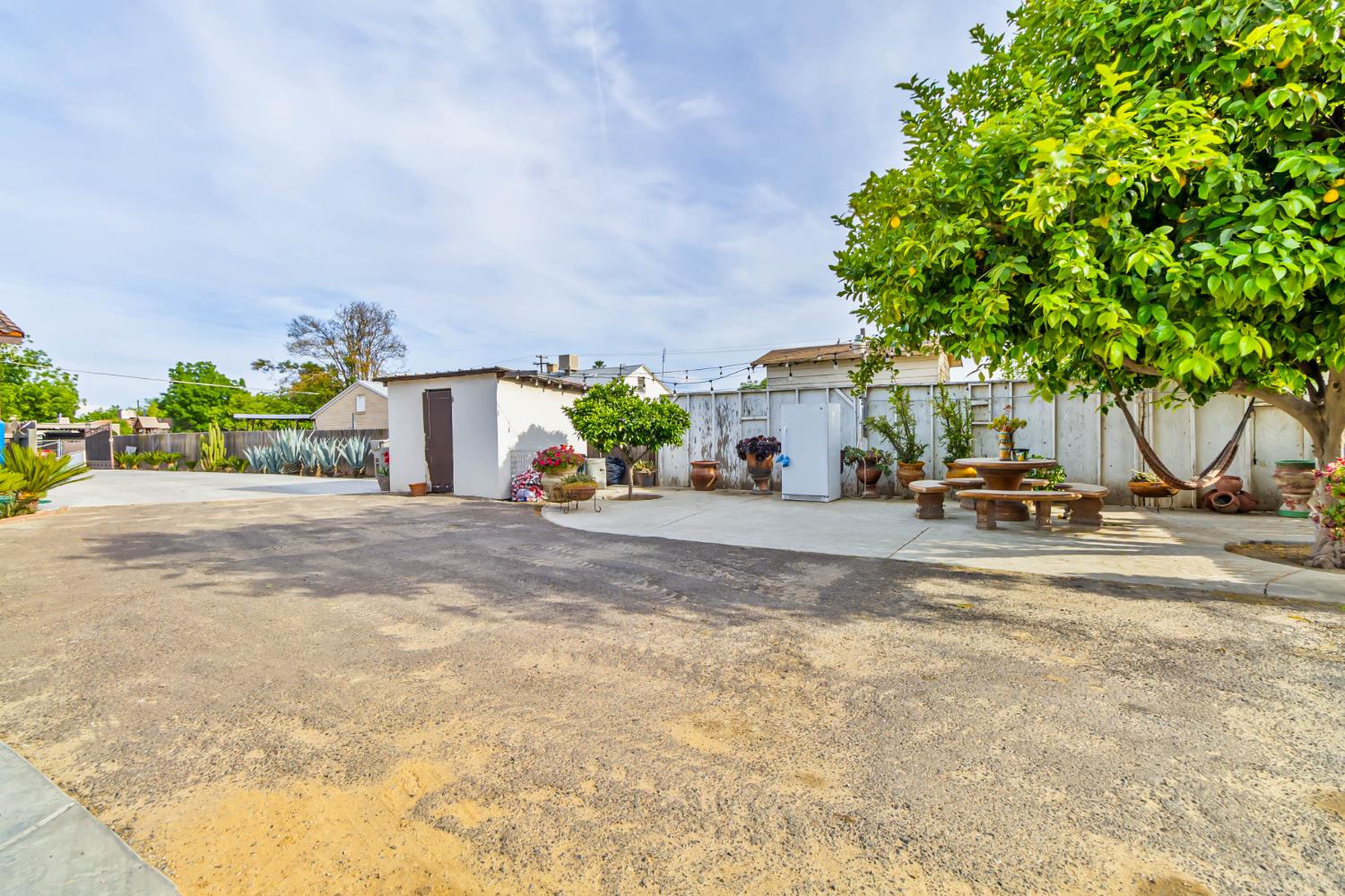 1435 N Valentine Ave, Fresno, CA 93722