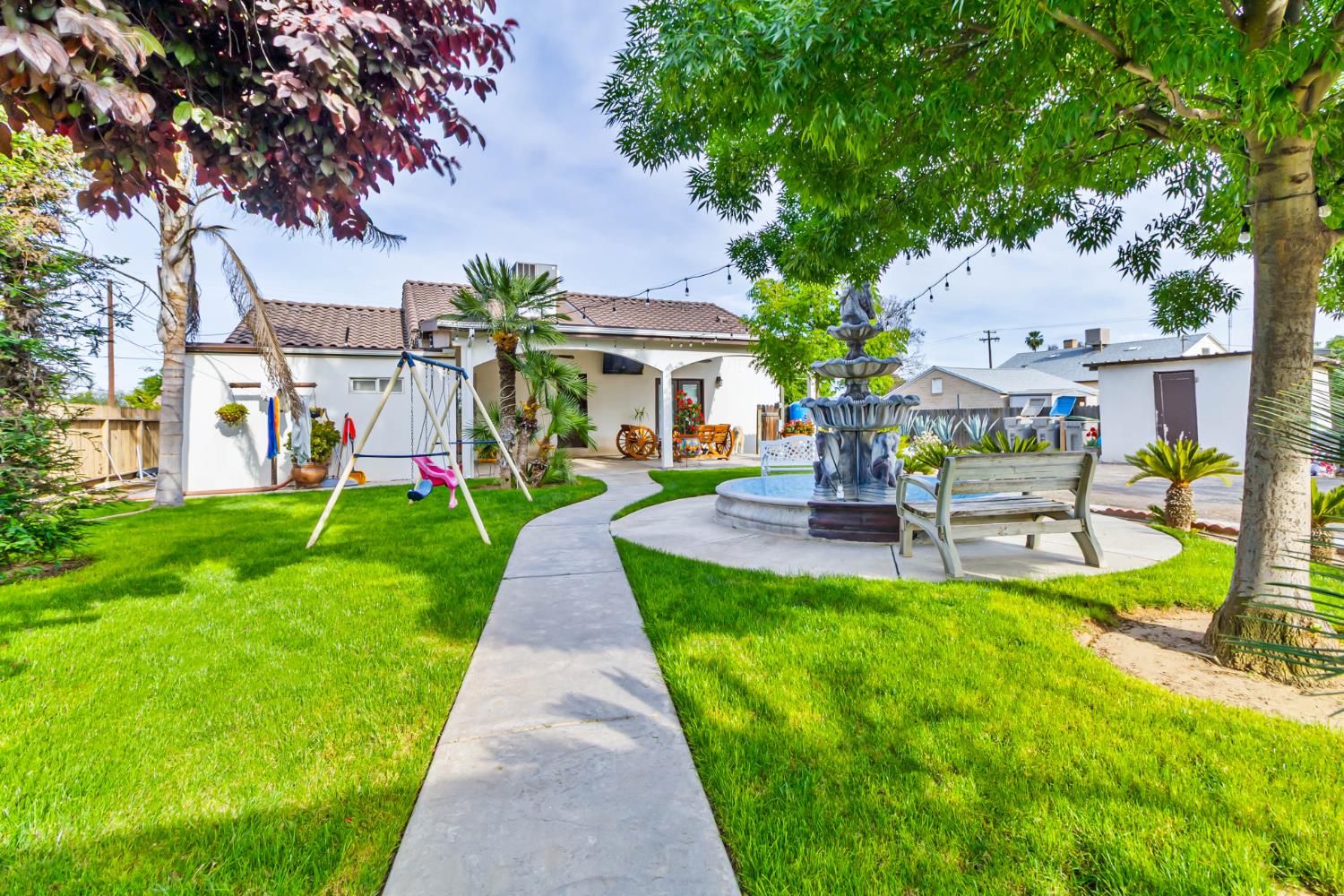 1435 N Valentine Ave, Fresno, CA 93722