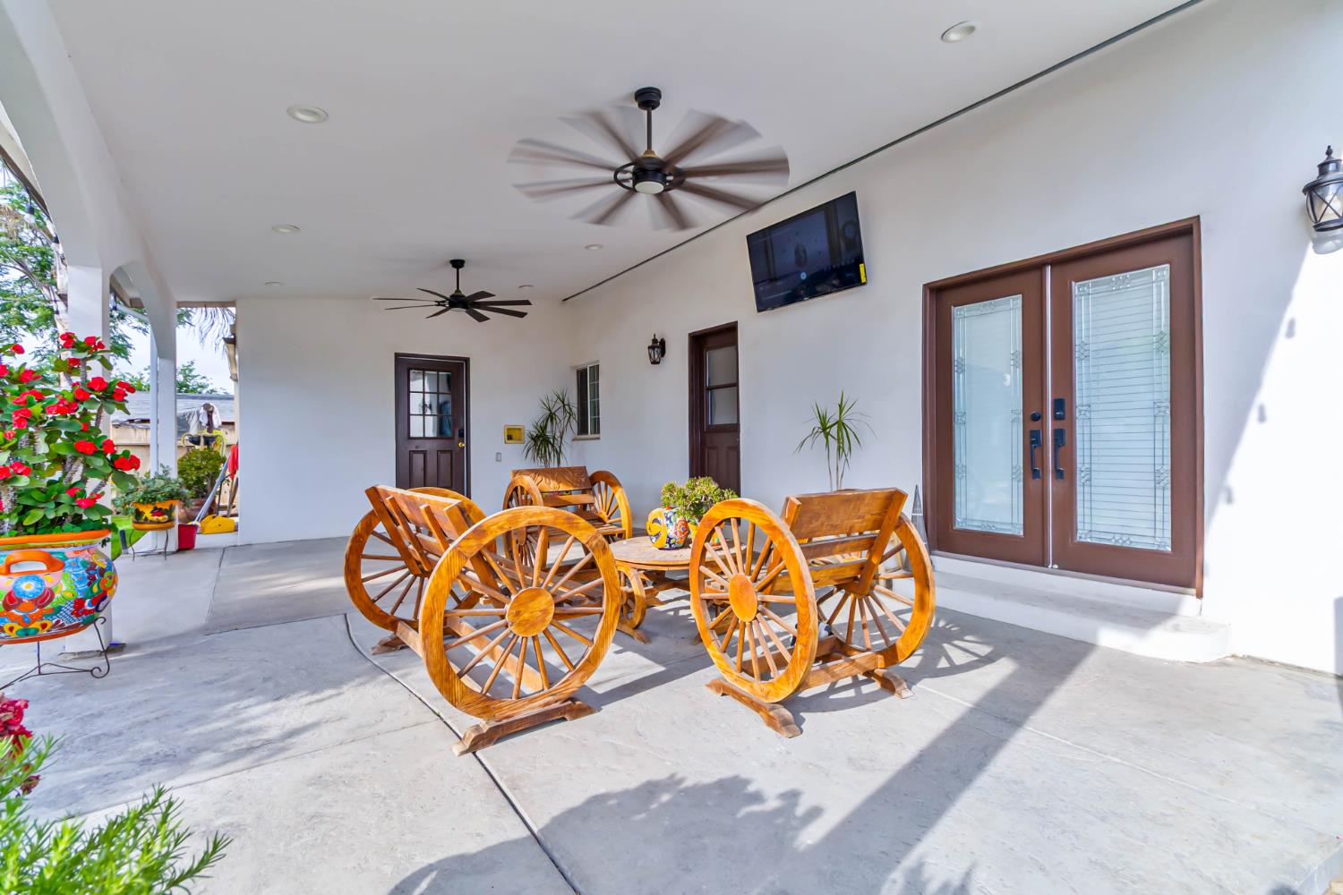 1435 N Valentine Ave, Fresno, CA 93722