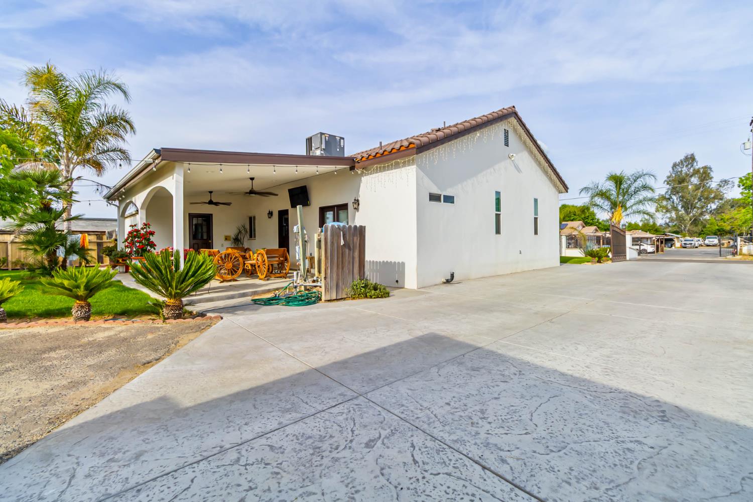 1435 N Valentine Ave, Fresno, CA 93722