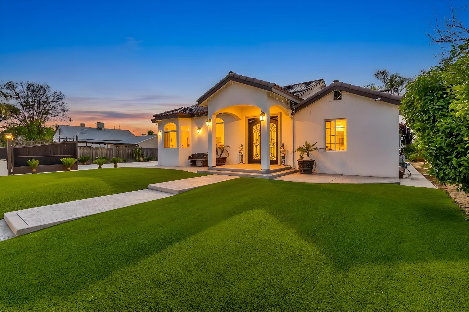 1435 N Valentine Ave, Fresno, CA 93722