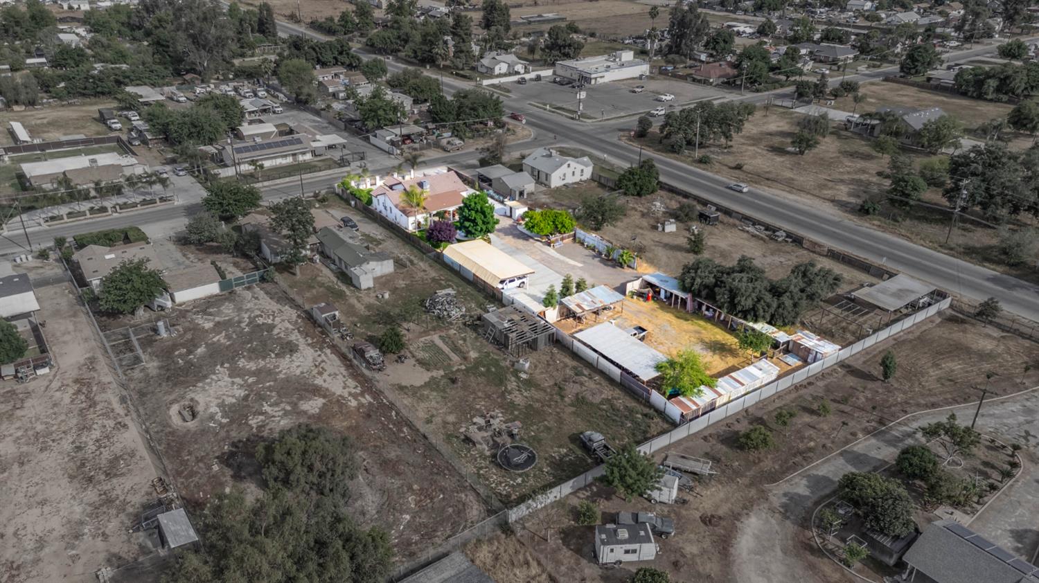 1435 N Valentine Ave, Fresno, CA 93722