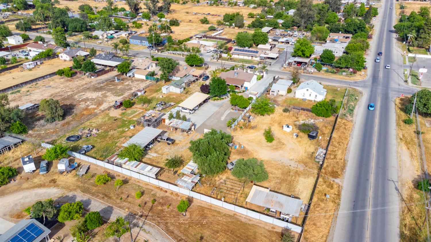 1435 N Valentine Ave, Fresno, CA 93722