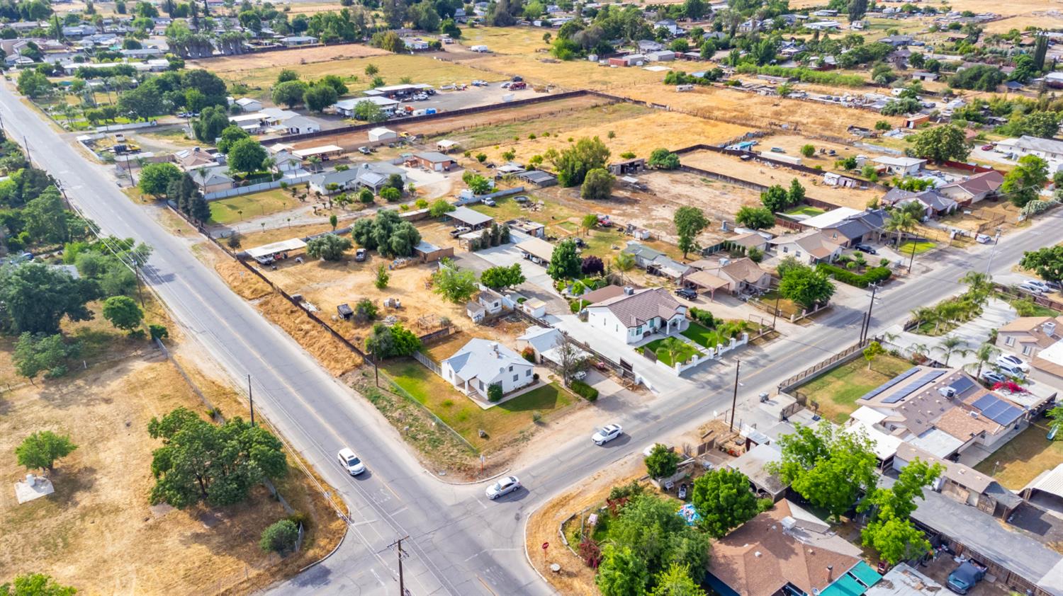 1435 N Valentine Ave, Fresno, CA 93722