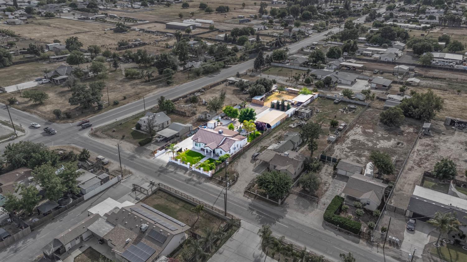 1435 N Valentine Ave, Fresno, CA 93722