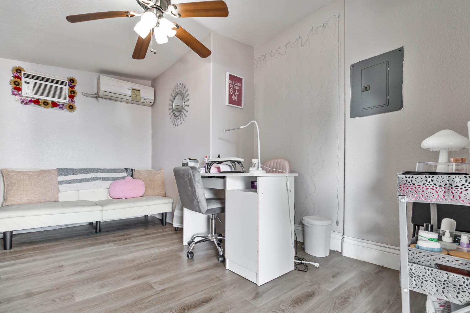 1435 N Valentine Ave, Fresno, CA 93722