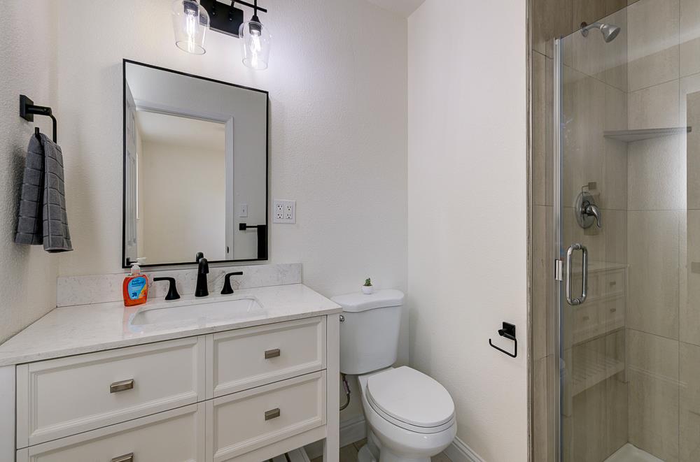 4745 N 5Th St, Fresno, CA 93726