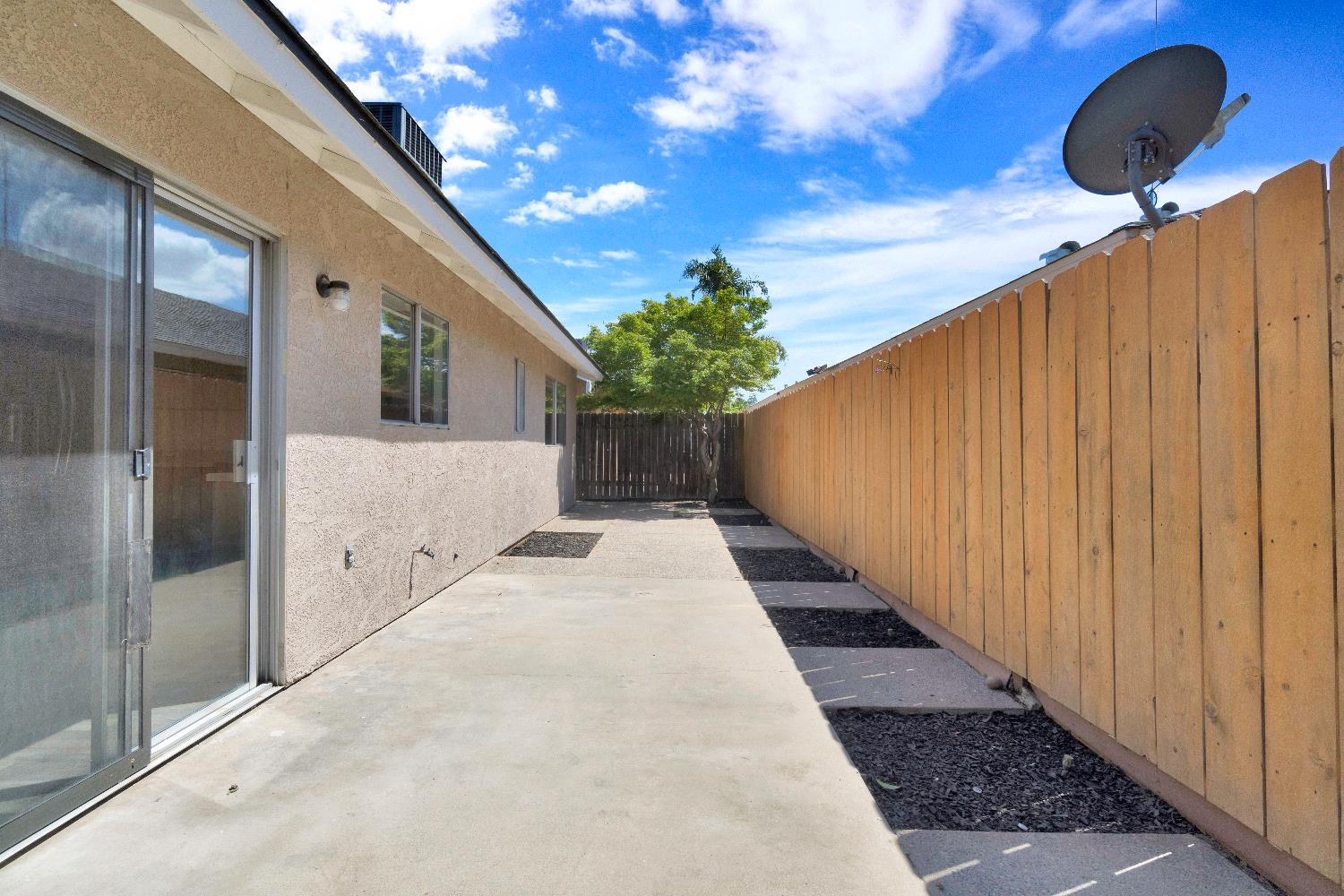 2607 Nelson Blvd, Selma, CA 93662