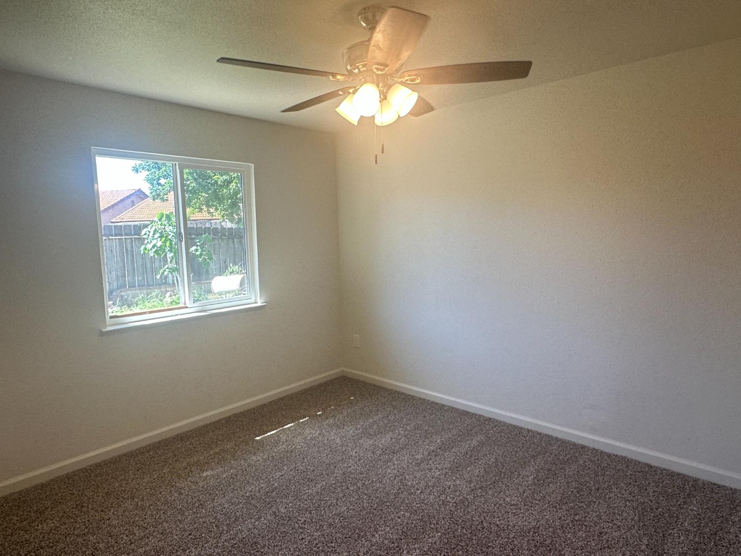 116 Leyva Ave, Firebaugh, CA 93622