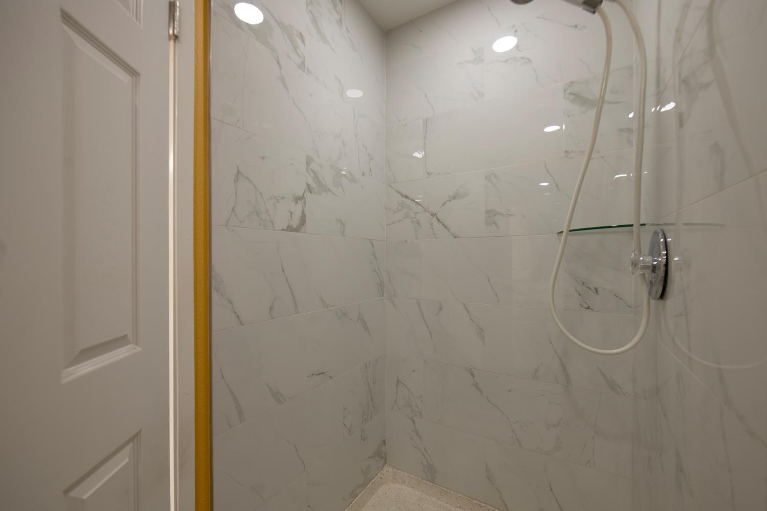 1915 W Santa Ana Ave, Fresno, CA 93705