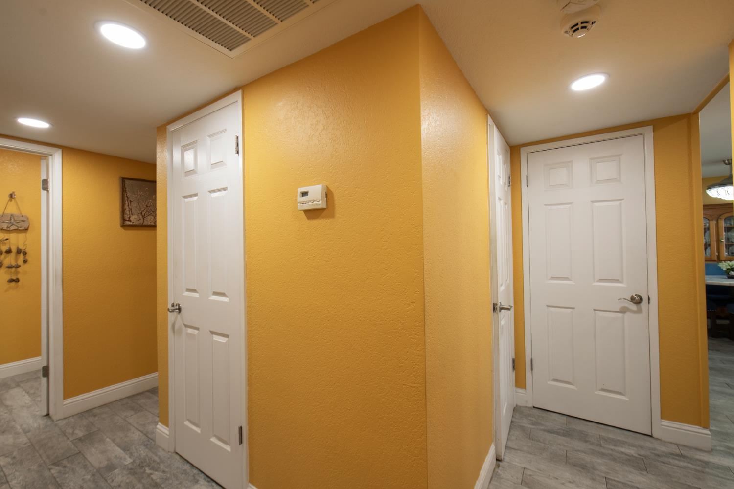 1915 W Santa Ana Ave, Fresno, CA 93705