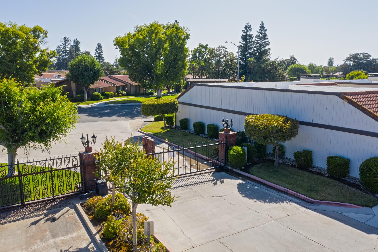 1915 W Santa Ana Ave, Fresno, CA 93705