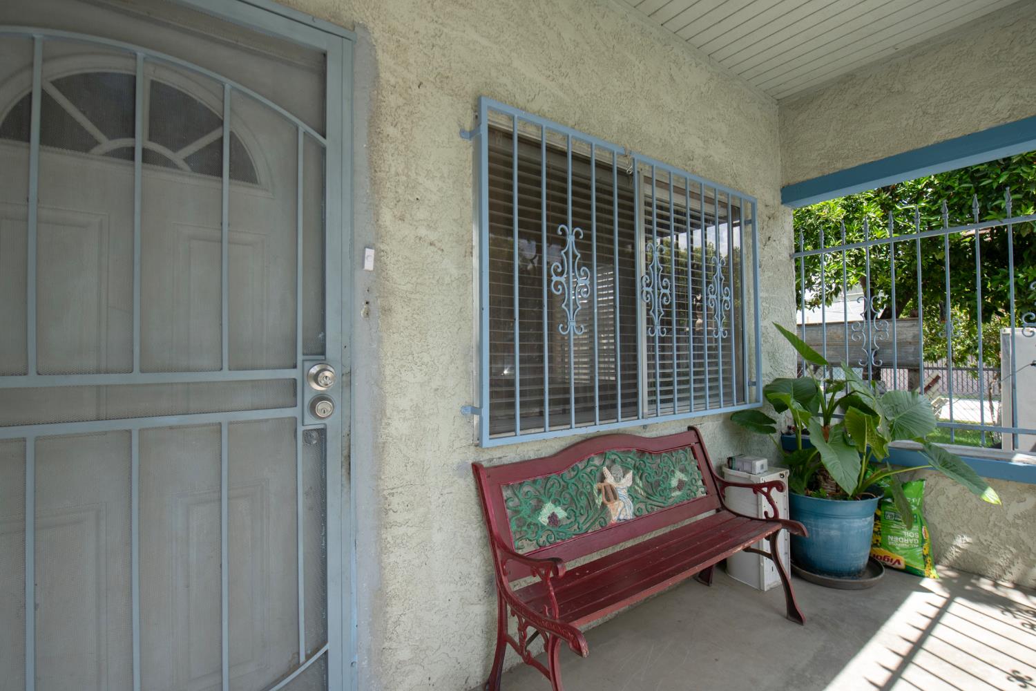 3829 E Iowa Ave, Fresno, CA 93702