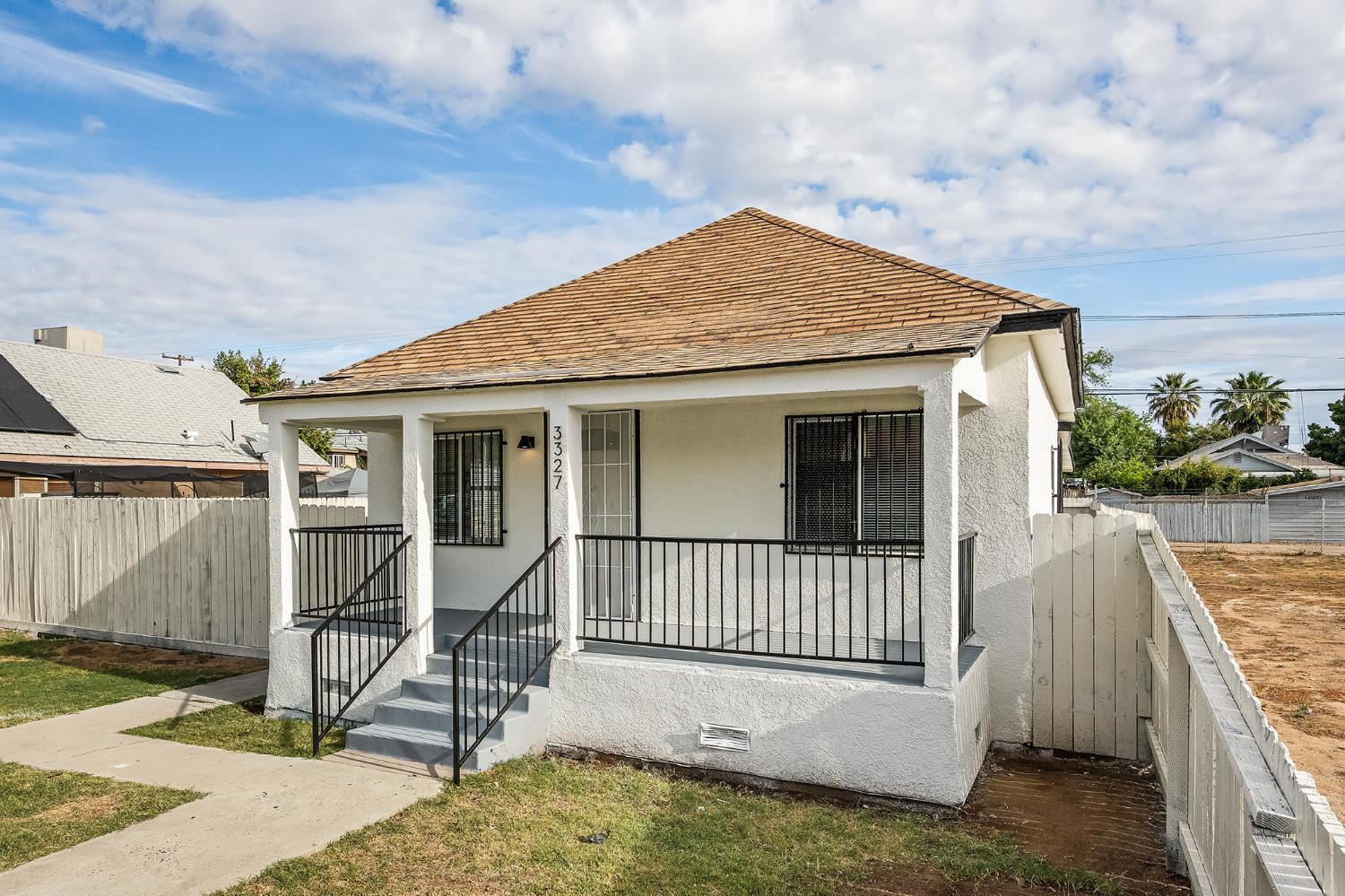 3323 E Tulare St, Fresno, CA 93702