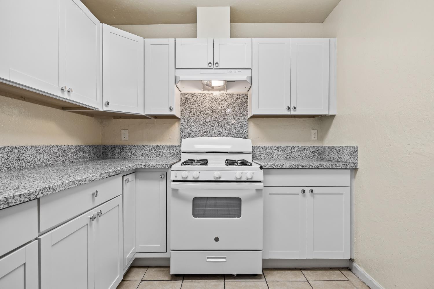 3323 E Tulare St, Fresno, CA 93702