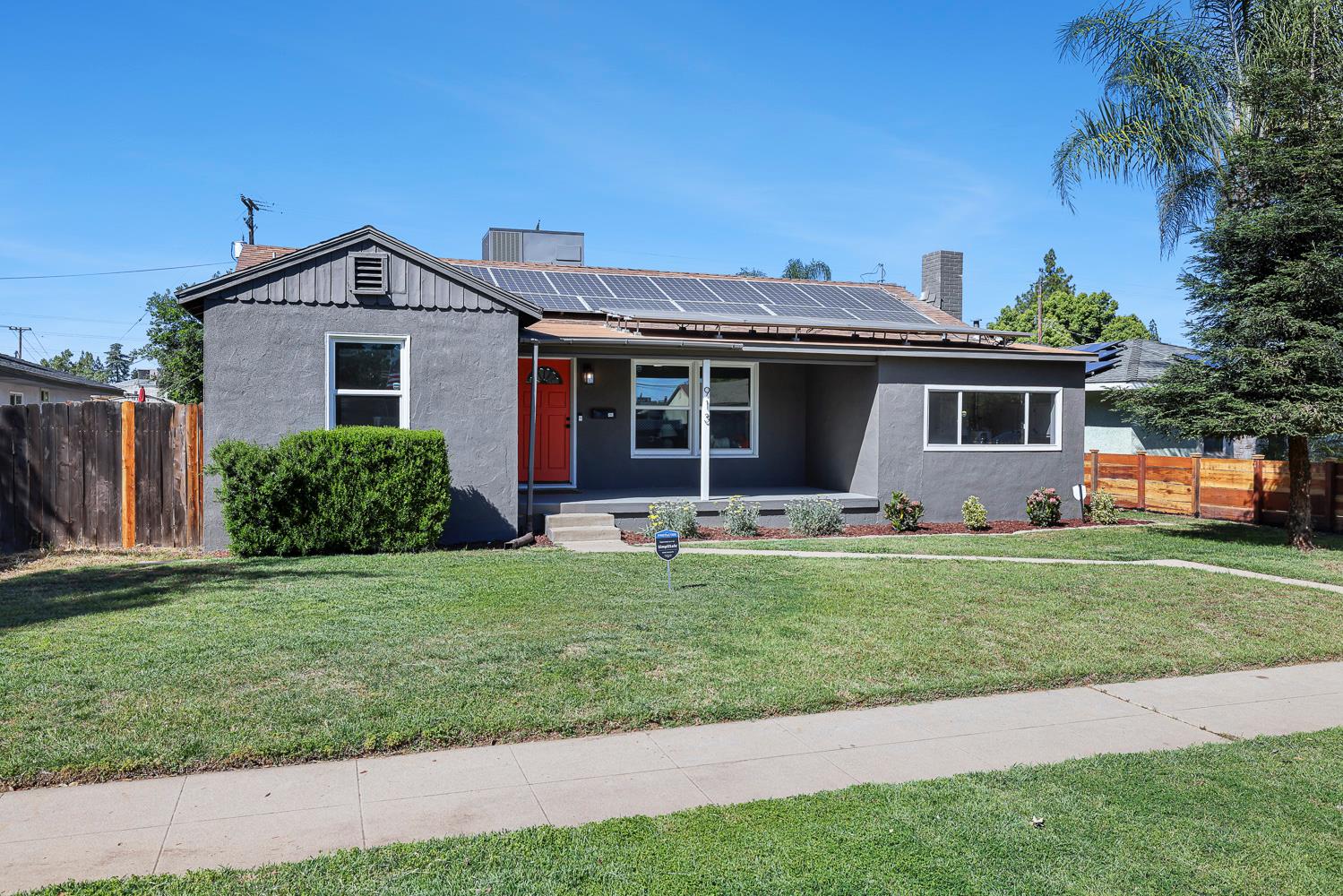913 E Garland Ave, Fresno, CA 93704