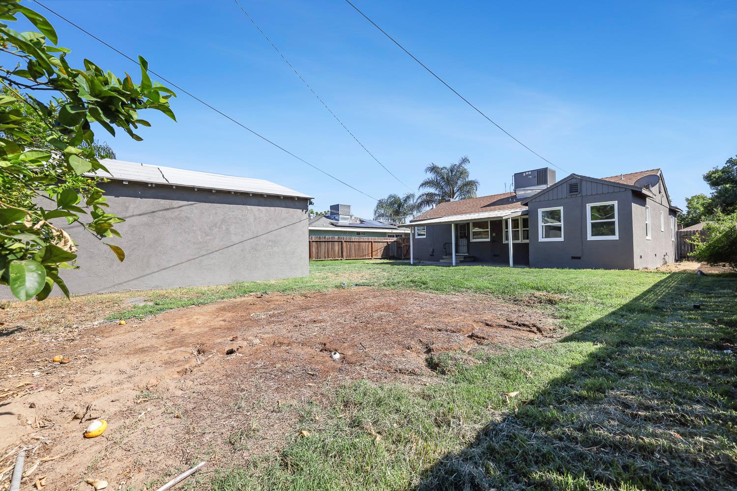 913 E Garland Ave, Fresno, CA 93704