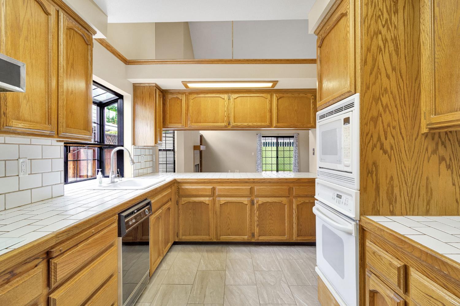 1229 W Bullard #114, Fresno, CA 93711