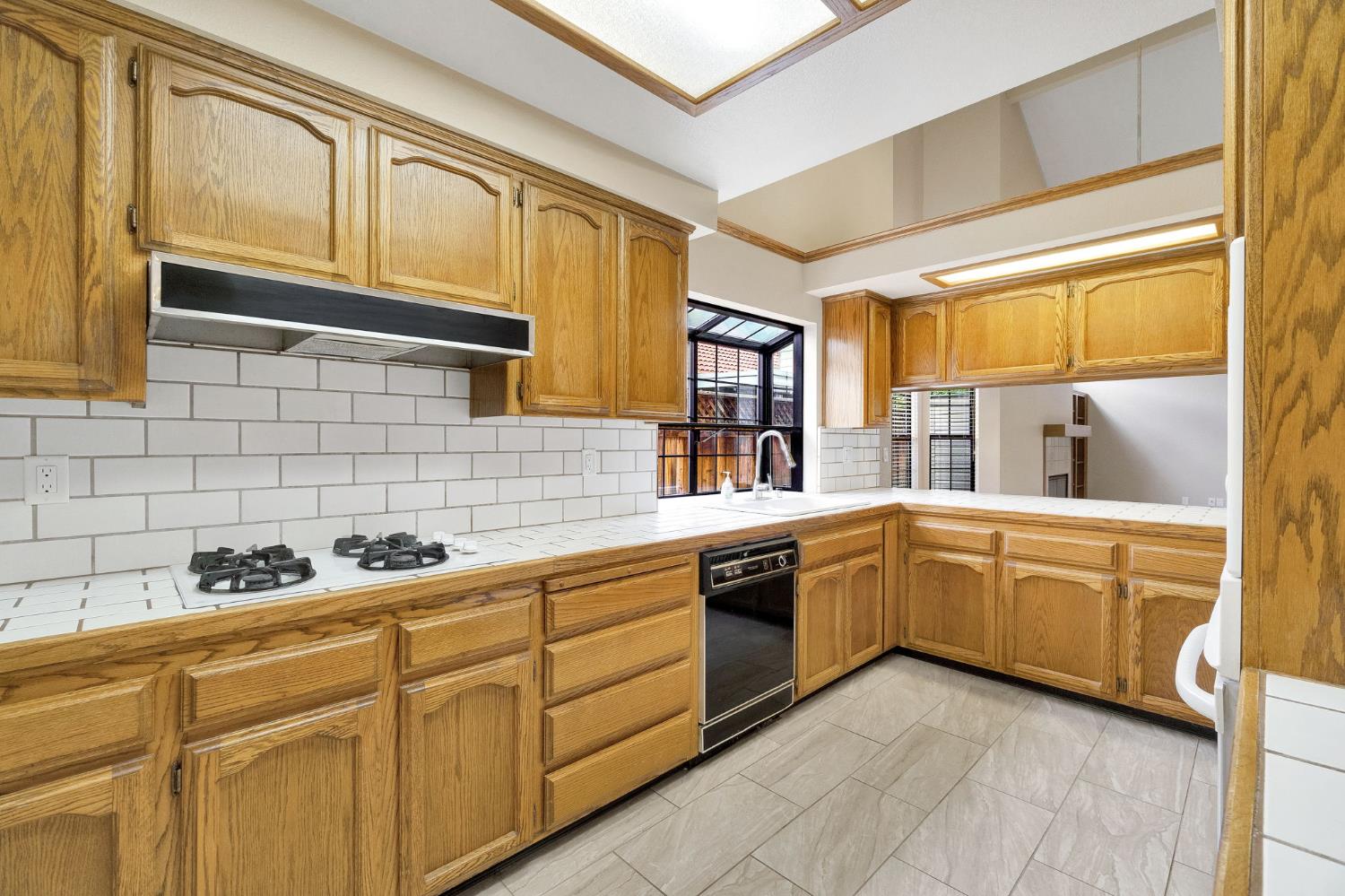 1229 W Bullard #114, Fresno, CA 93711