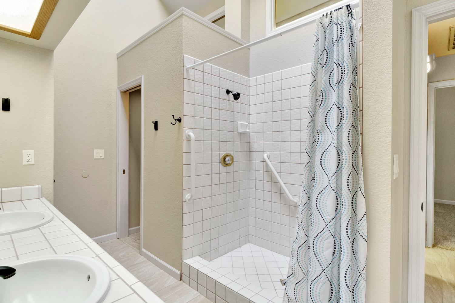 1229 W Bullard #114, Fresno, CA 93711