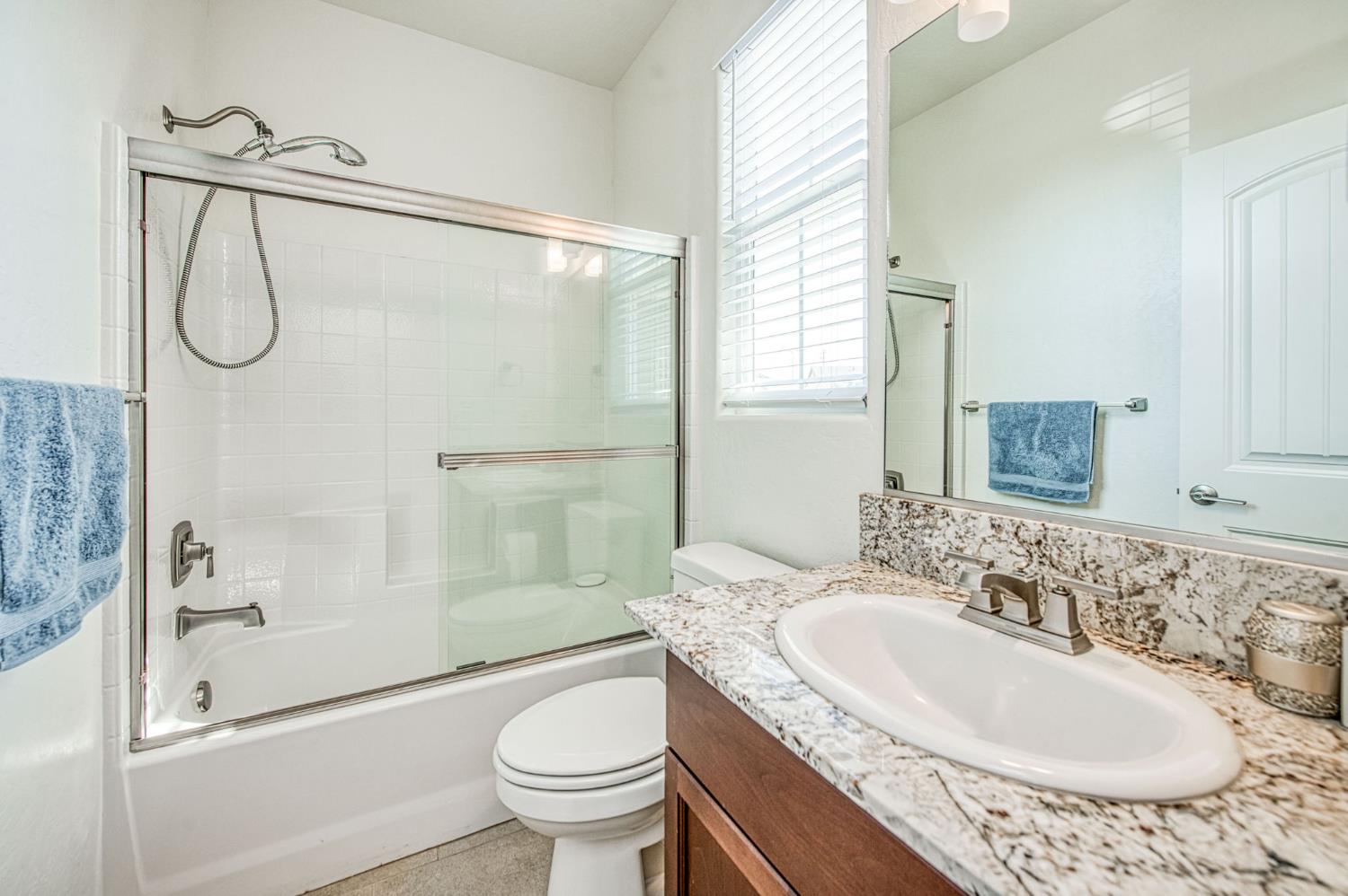 3852 Morris Ave, Clovis, CA 93619