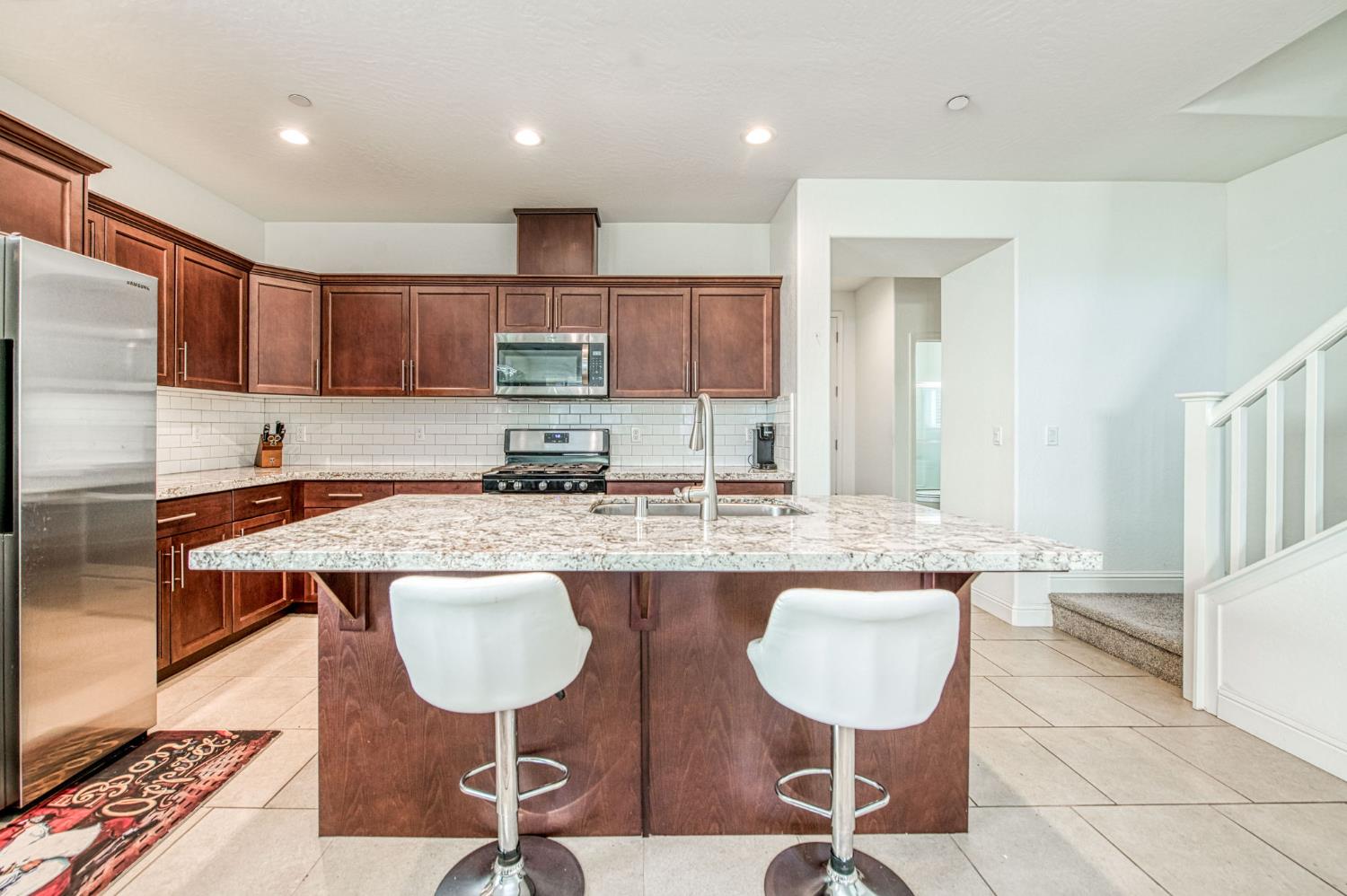 3852 Morris Ave, Clovis, CA 93619