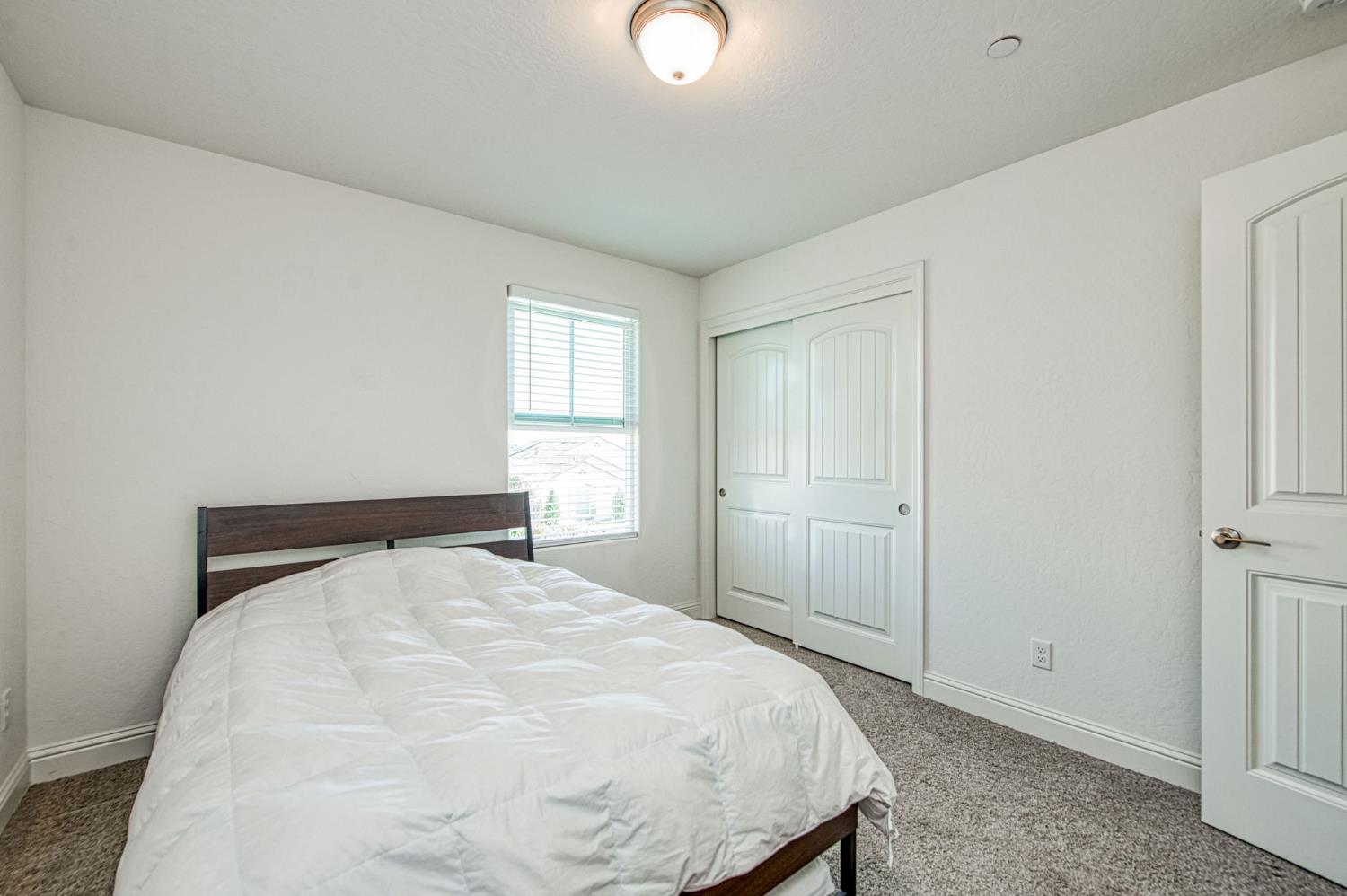 3852 Morris Ave, Clovis, CA 93619