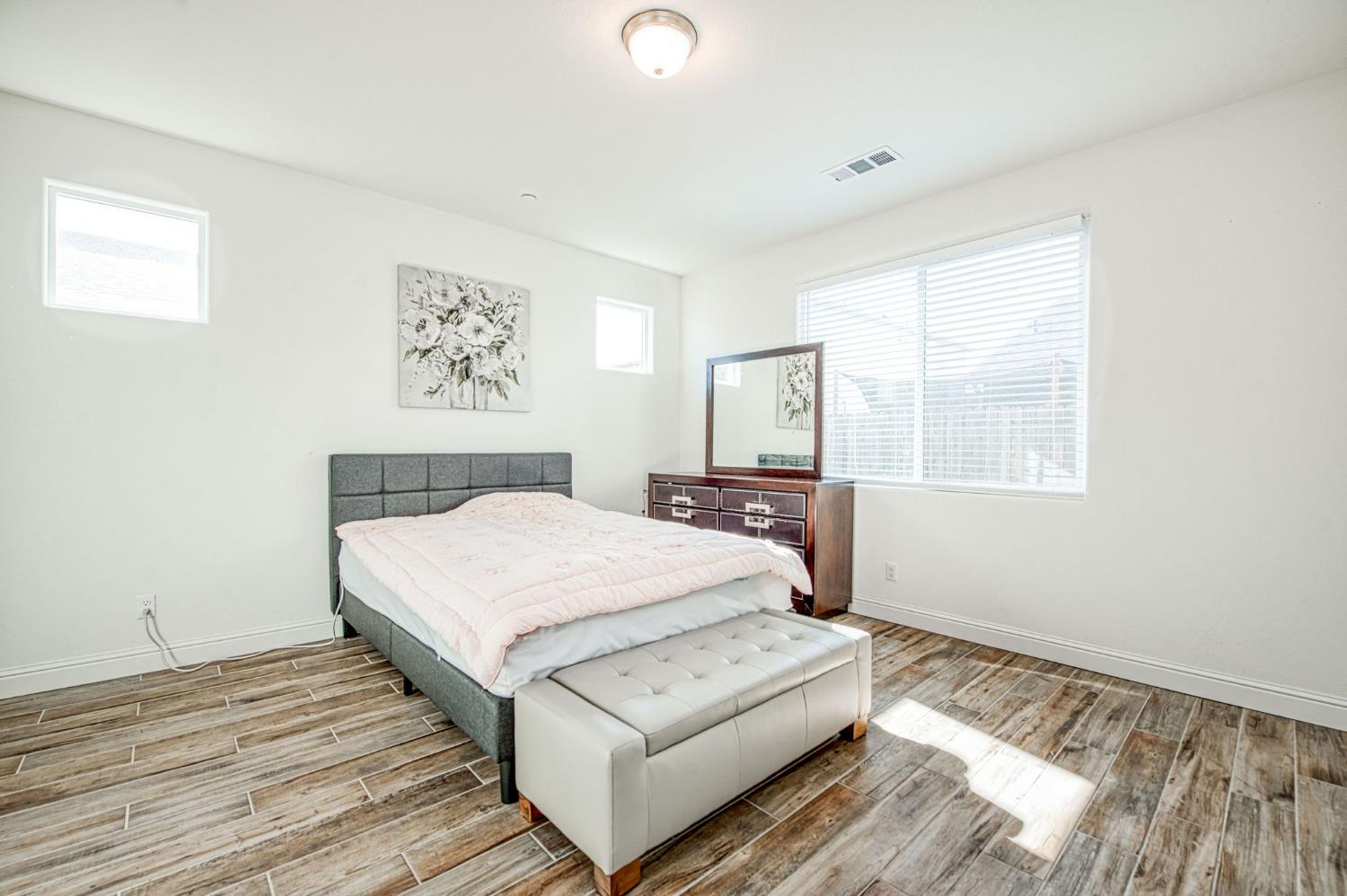 3852 Morris Ave, Clovis, CA 93619