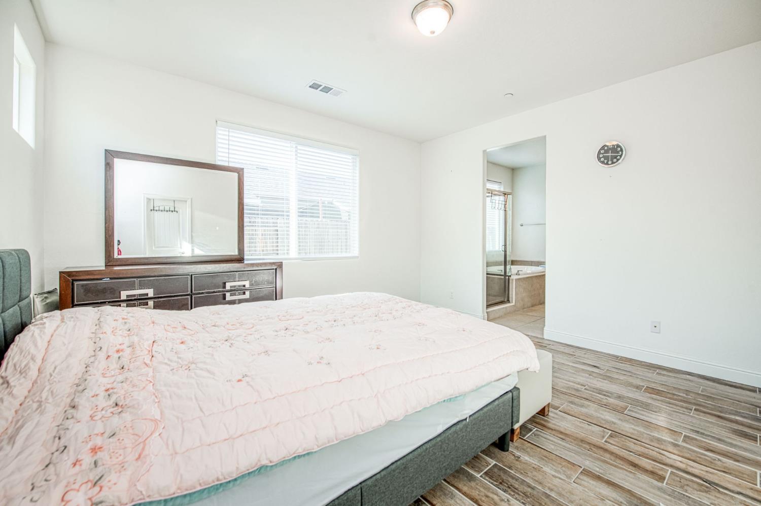 3852 Morris Ave, Clovis, CA 93619