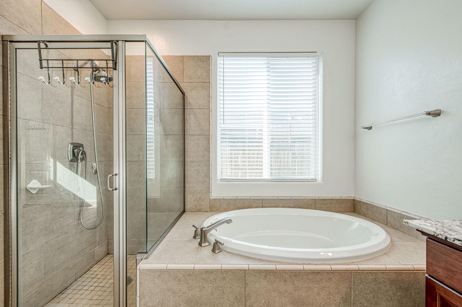 3852 Morris Ave, Clovis, CA 93619