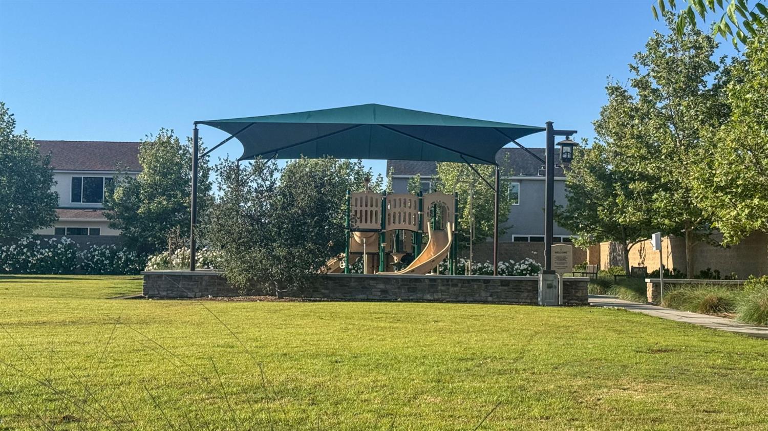 3852 Morris Ave, Clovis, CA 93619