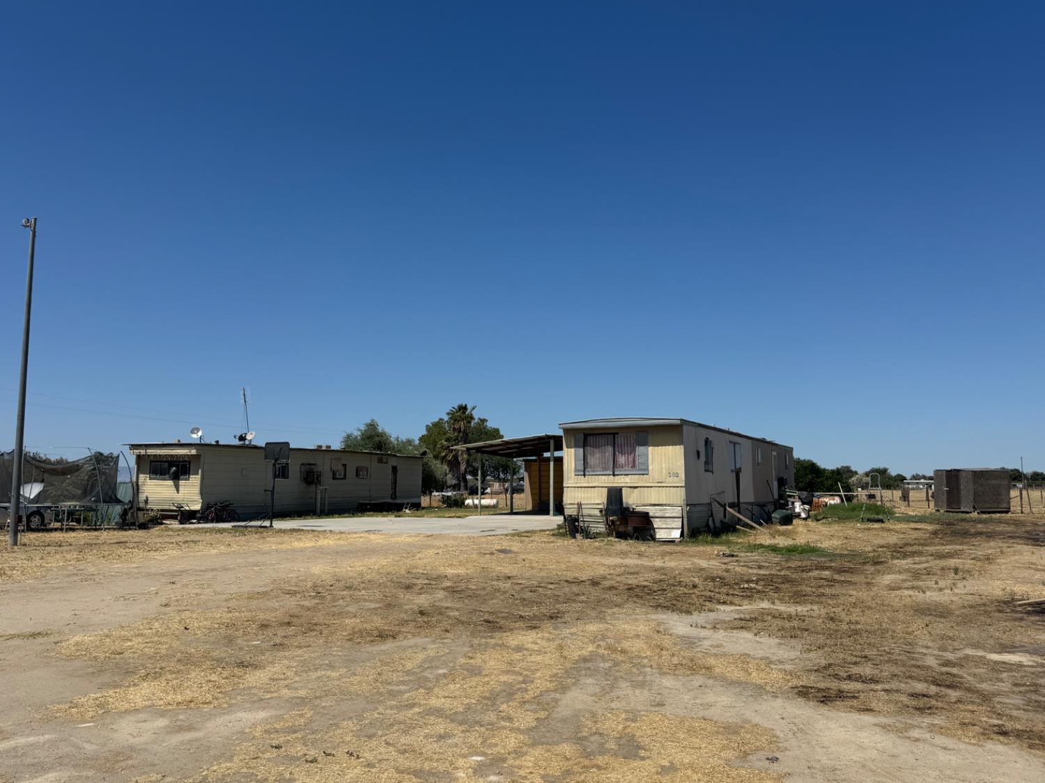 19540 W Central Ave, Kerman, CA 93630