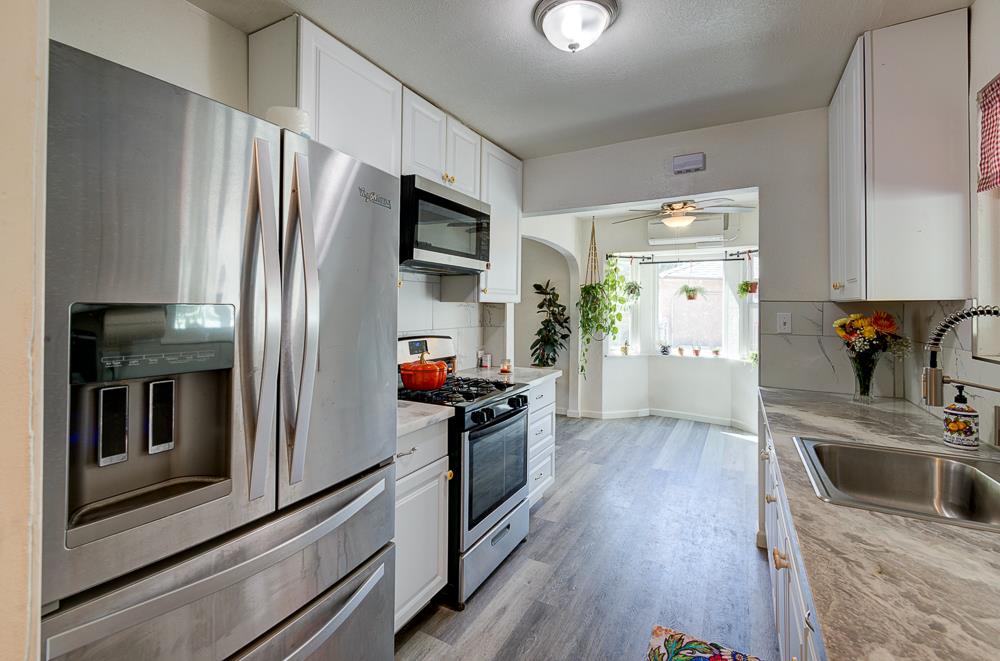 2973 E Simpson Ave, Fresno, CA 93703