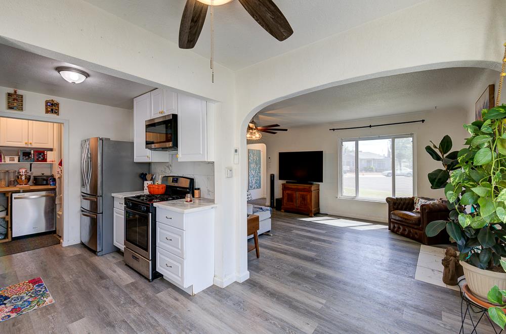 2973 E Simpson Ave, Fresno, CA 93703