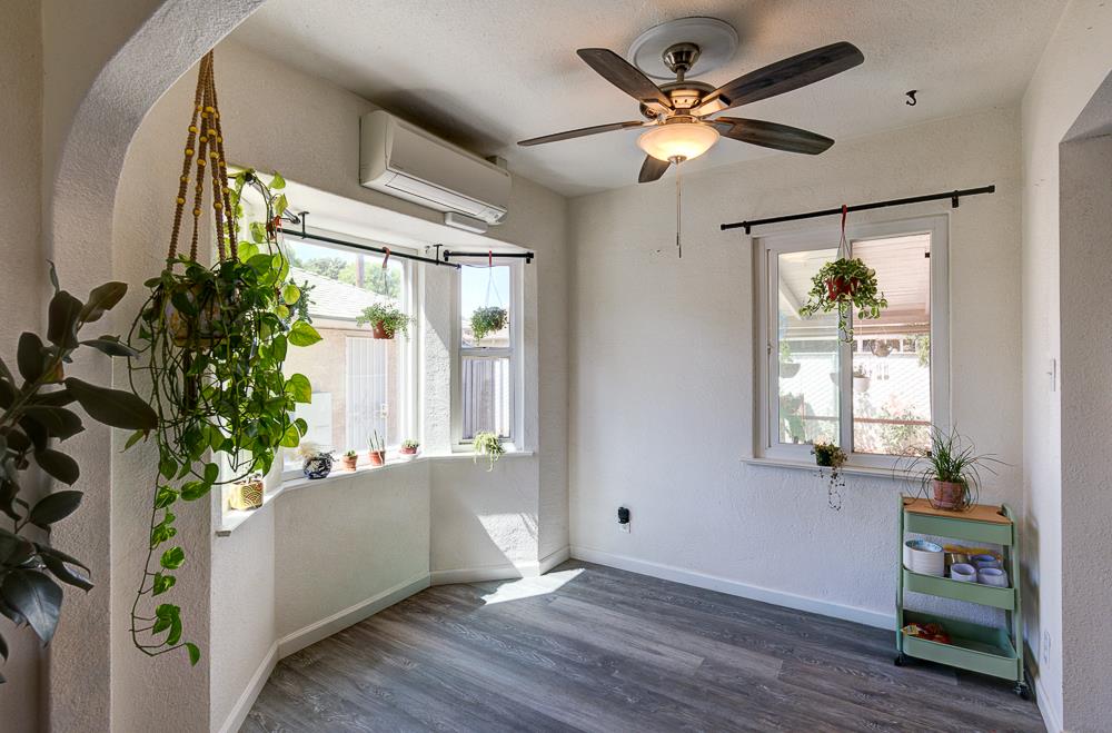 2973 E Simpson Ave, Fresno, CA 93703