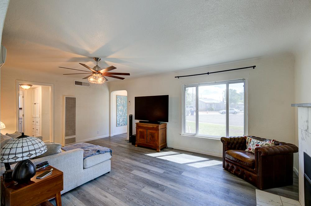 2973 E Simpson Ave, Fresno, CA 93703