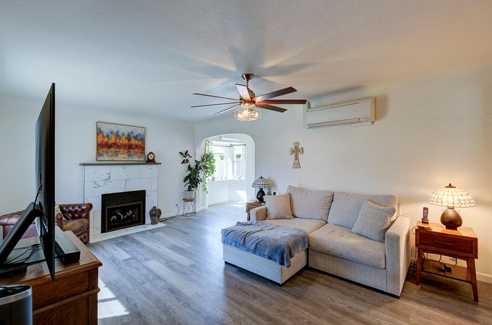 2973 E Simpson Ave, Fresno, CA 93703