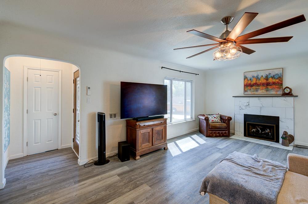 2973 E Simpson Ave, Fresno, CA 93703